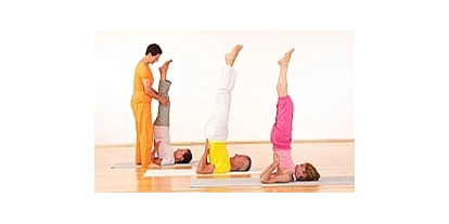 Yoga course - Kurse mit Förderung durch Krankenkassen - Berlin-Stadt Bezirk Charlottenburg-Wilmersdorf - Drop-In Yoga Stunde: zeitlich flexibel, von extra-sanft bis fortgeschritten - Sivananda Yoga Vedanta Zentrum Berlin