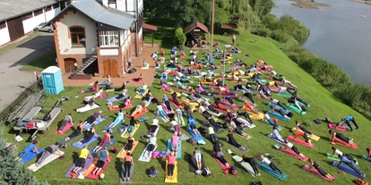 Yoga course - Kurse für bestimmte Zielgruppen: Kurse für Unternehmen - Biederitz - Ines Wedler