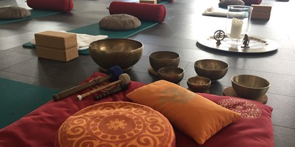 Yogakurs - Ambiente: Gemütlich - Mehlingen - Yin/Faszien Yoga - Vera Kern-Schunk YogaStudio GlücksRaumGefühl