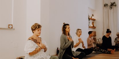 Yoga course - vorhandenes Yogazubehör: Meditationshocker - Augsburg - Yoga Studio Wolke34