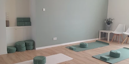 Yoga course - spezielle Yogaangebote: Yogatherapie - Paderborn Schloß Neuhaus - Beginner Yoga