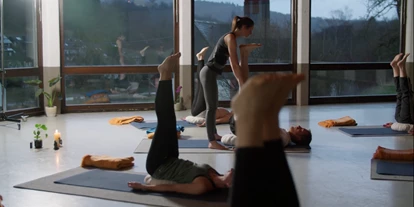 Yoga course - Erfahrung im Unterrichten: > 1000 Yoga-Kurse - Heiligenroth - SaraSana Physio•Yoga