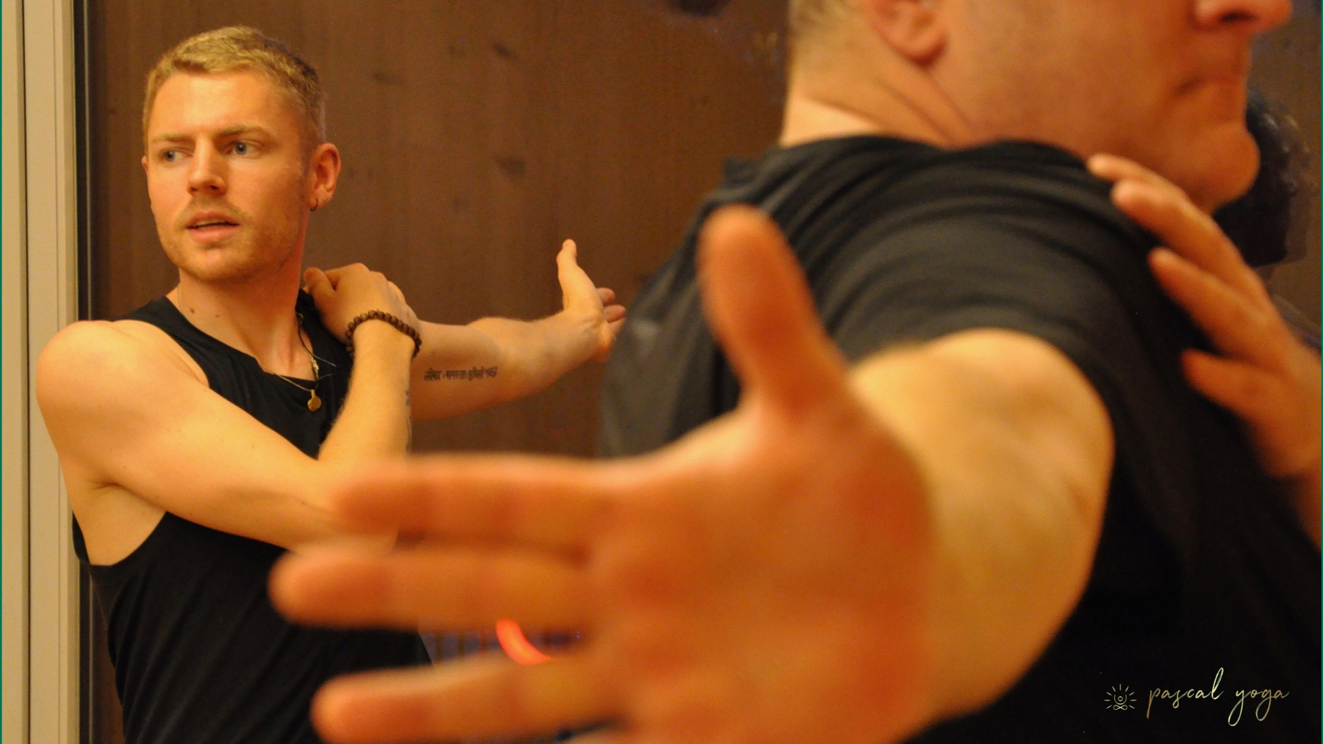 Clase de yoga - Yoga in Kloten, Zürich mit Pascal Mühlebach.
 - Pascal Yoga Kloten & Zürich