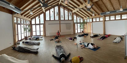 Yogakurs - vorhandenes Yogazubehör: Decken - Bayern - Yoga meets Zumba im Labenbachhof bei Ruhpolding 