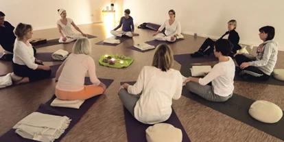 Yoga course - spezielle Yogaangebote: Mantrasingen (Kirtan) - Schwebheim - Susanne Fell