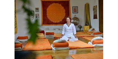 Yogakurs - kostenloses Yoga-Event - Yoga Nidra - yogische Tiefenentspannung mit Karin Steiger, Yoga-Schule Kärnten - Start Yoga-Nidra Ausbildung 20./21. April 2024