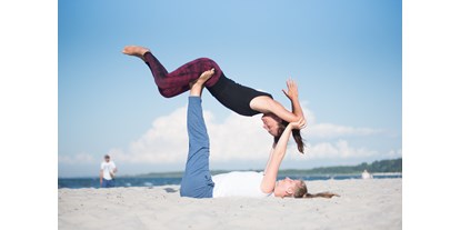 Yogakurs - vorhandenes Yogazubehör: Yogablöcke - Lüneburger Heide - Pauline Willrodt / Vinyasa Yoga, Acroyoga, Family Acroyoga, Thaiyogamassage