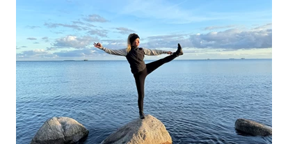 Yoga course - vorhandenes Yogazubehör: Yogagurte - Stelle - Pauline Willrodt / Vinyasa Yoga, Acroyoga, Family Acroyoga, Thaiyogamassage
