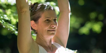 Yogakurs - Mitglied im Yoga-Verband: DeGIT (Deutsche Gesellschaft für Yogatherapie) - Yoga & Focusing, Annette Haas-Assenbaum
