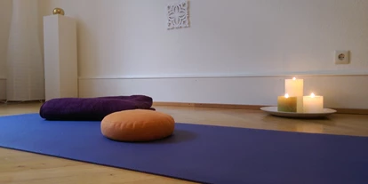 Yogakurs - Ambiente: Große Räumlichkeiten - Freiburg im Breisgau West - Yoga & Focusing, Annette Haas-Assenbaum