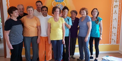 Yogakurs - Kurse für bestimmte Zielgruppen: Kurse für Unternehmen - Brandenburg Süd - Yoga in potsdam Himalaya  Yoga & Ayurveda  Zentrum  Yogageupp  - Himalaya Yoga & Ayurveda Zentrum
