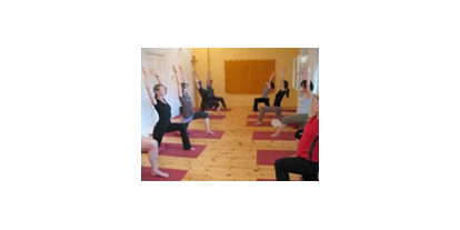 Yoga course - Kurse mit Förderung durch Krankenkassen - Berlin-Stadt Bezirk Tempelhof-Schöneberg - yogalila yogakurs acroyoga hathayoga  - Yogalila