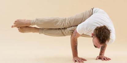 Yogakurs - Yoga-Inhalte: Vinyasa Krama - Upanishad Ayurveda und diplomierter Yogalehrer
