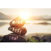 yoga - Harmonie von Körper, Geist und Seele - Sabine Schmalzer - Blooming Chakras Yoga & Dance