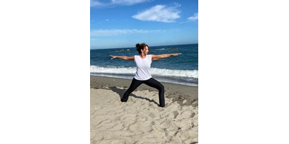 Yoga course - geeignet für: Anfänger - Karin Schneider