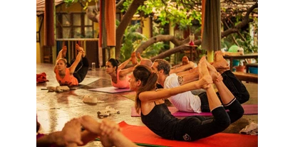 Yoga course - vorhandenes Yogazubehör: Decken - Yoga workshop - Kranti Yoga Tradition