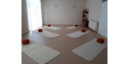 Yogakurs - vorhandenes Yogazubehör: Decken - Deutschland - Yogastudio Ruth Kanis