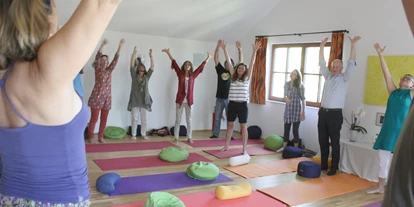 Yoga course - vorhandenes Yogazubehör: Yogamatten - Kainbach - Yogaraum Laßnitzhöhe