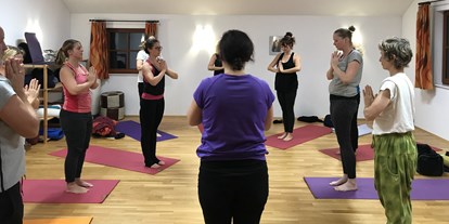 Yoga course - Art der Yogakurse: Offene Kurse (Einstieg jederzeit möglich) - Graz und Umgebung - Yogaraum Laßnitzhöhe
