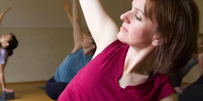 Yogakurs - vorhandenes Yogazubehör: Yogablöcke - Die Kraft und Energie spüren und in eigener Ausstrahlung leuchten - Zanete Möhlmann / ZANYO
