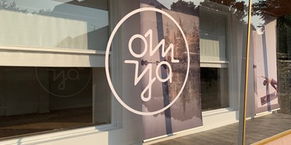 Yoga course - Ausstattung: Yogashop - Binnenland - Yoga Yourself  Melanie Fröhlich