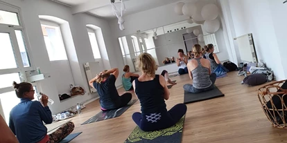 Yoga course - Ausstattung: Umkleide - Ammersbek - Yoga Yourself  Melanie Fröhlich