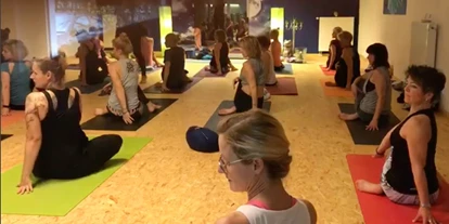 Yoga course - Ambiente: Große Räumlichkeiten - Köln, Bonn, Eifel ... - Angelika Mertens