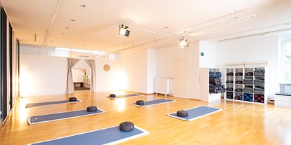Yoga course - vorhandenes Yogazubehör: Yogagurte - Hesse - Yogananta Studio Friedrichsdorf