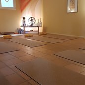 Yoga - Yoga Center yoga & health