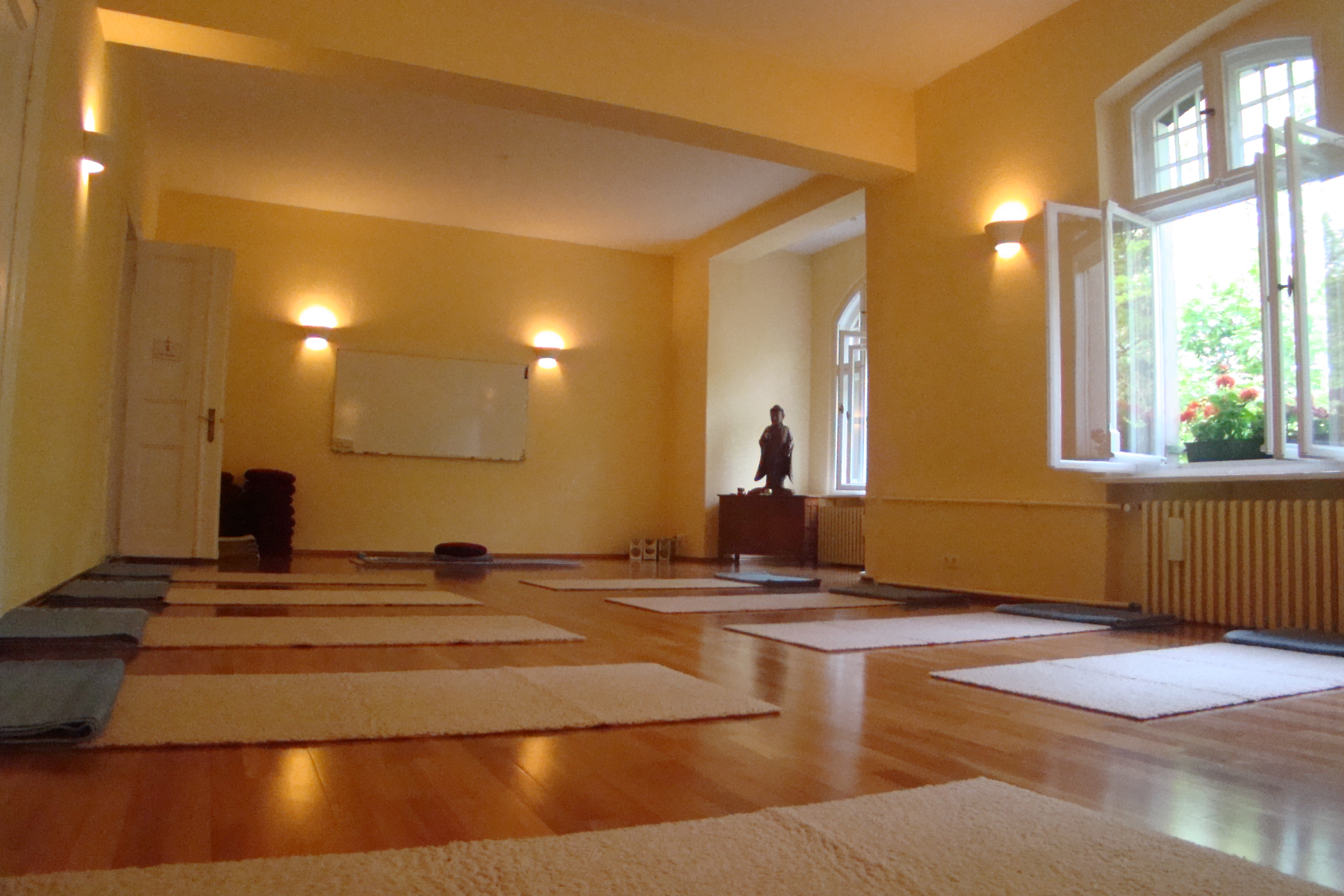 Yoga - Unterrichtsraum - Zentrum für ganzheitliche Gesundheit, Bildung und Soziales, Berlin - Zehlendorf, BenefitYoga®