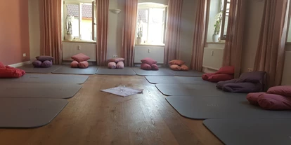 Yoga course - Art der Yogakurse: Offene Kurse (Einstieg jederzeit möglich) - Augsburg Lechhausen - Christine Fischer