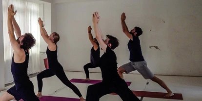 Yoga course - Berlin-Stadt Bezirk Pankow - Yoga Niveau 2 (shooting) - Yalp -Yoga and Ayurveda- Berlin Home Studio