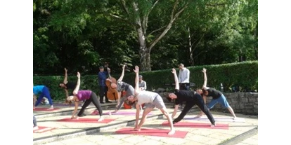 Yoga course - Kurssprache: Französisch - Berlin-Stadt Bezirk Charlottenburg-Wilmersdorf - Yoga auf den Park Humboldthain- Wedding - Mitte Berlin - Yalp -Yoga and Ayurveda- Berlin Home Studio