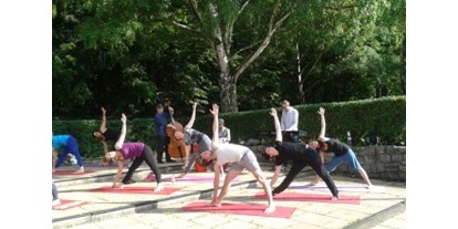 Yogakurs - Kurssprache: Französisch - Berlin-Stadt Moabit - Yoga auf den Park Humboldthain- Wedding - Mitte Berlin - Yalp -Yoga and Ayurveda- Berlin Home Studio