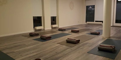Yoga course - vorhandenes Yogazubehör: Decken - Stuttgart Möhringen - Yogalounge Filderstadt / Olaf Pagel