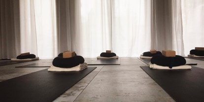 Yogakurs - Yogastil: Meditation - Brandenburg Süd - Yogascheune ein Raum für Rückzug, Entspannung, zum sich Begegnen. - Yogascheune Praxis am Mellensee