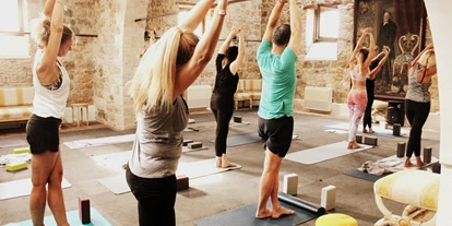 Yoga course - vorhandenes Yogazubehör: Yogagurte - Burghausen (Landkreis Altötting) - Yogadani