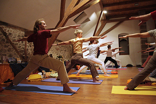 Yoga - https://scontent.xx.fbcdn.net/hphotos-ash2/v/t1.0-9/1795542_749212455091691_472852020_n.jpg?oh=42ef31b415fb43e1326a5ca6089a2b31&oe=5758AEC2 - Lernen in Bewegung e.V.