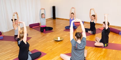 Yoga course - Kurse für bestimmte Zielgruppen: barrierefreie Kurse - Hamburg-Stadt Hamburg-Nord - Jasmin Wolff