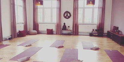 Yoga course - Yogastil: Anderes - Berglen - Sina Munz-Layer (Yogaflower)