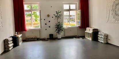 Yoga course - vorhandenes Yogazubehör: Decken - Groß-Gerau - Katja Waldhaus