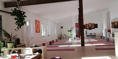 Yogakurs - geeignet für: Frisch gebackene Mütter - Vettweiß - Sevil-Anne Zeller   namaste Yoga Loft