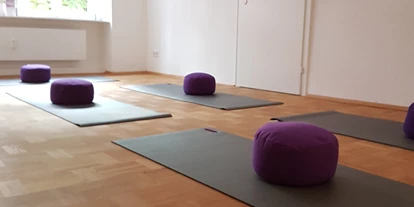 Yoga course - vorhandenes Yogazubehör: Yogablöcke - Verbundenheit