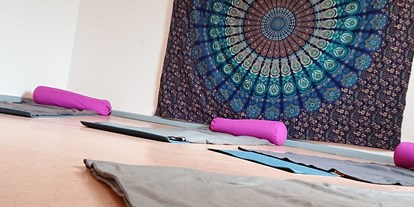 Yoga course - Erreichbarkeit: sehr gute Anbindung - Berlin-Stadt Neukölln - Villa Offensiv: Hasselwerderstraße 38-40, 12439 Berlin - Frauen YOGA Berlin in Schöneweide und in Rudow
