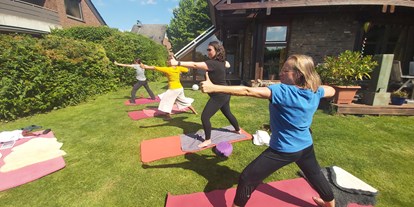 Yoga course - vorhandenes Yogazubehör: Yogamatten - Neuss Norf - Ulrich Hampel / Kundalini Yoga Langwaden