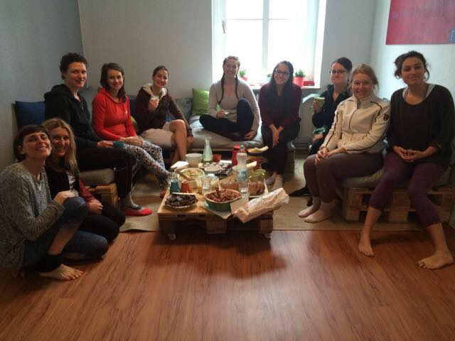 yoga - https://scontent.xx.fbcdn.net/hphotos-xfp1/v/t1.0-9/12734100_1016813075046214_3173424108341170227_n.jpg?oh=3dcb73ee4c2f1c3a405ac1eb2e943319&oe=574D89E6 - The Vinyasa People Yoga Studio