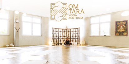 Yoga course - vorhandenes Yogazubehör: Stühle - Franken - Sylvia Asmodena Kurtar