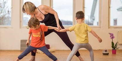 Yogakurs - vorhandenes Yogazubehör: Yogagurte - Bempflingen - Kinderyoga - Sylvies Yoga in Nürtingen