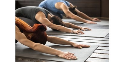 Yogakurs - Kurse für bestimmte Zielgruppen: Kurse nur für Frauen - Sauerland - Leben in Balance 
das mobile Yoga-Studio für
KÖRPER, GEIST & SEELE mit YogaRosa Di Gaudio  - Rosa Di Gaudio | YogaRosa