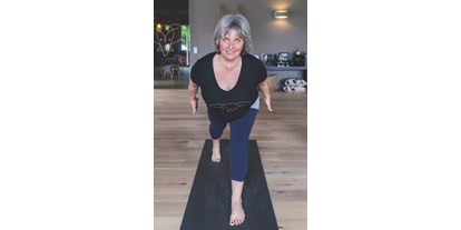Yogakurs - vorhandenes Yogazubehör: Yogablöcke - Schwerte - Ulla Möller